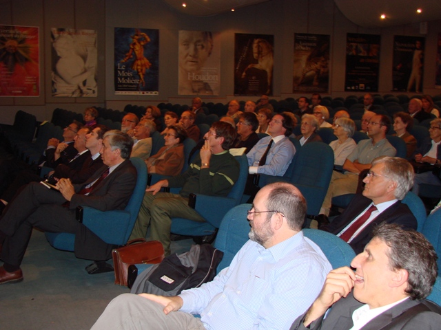 Des spectateurs attentifs Des spectateurs attentifs