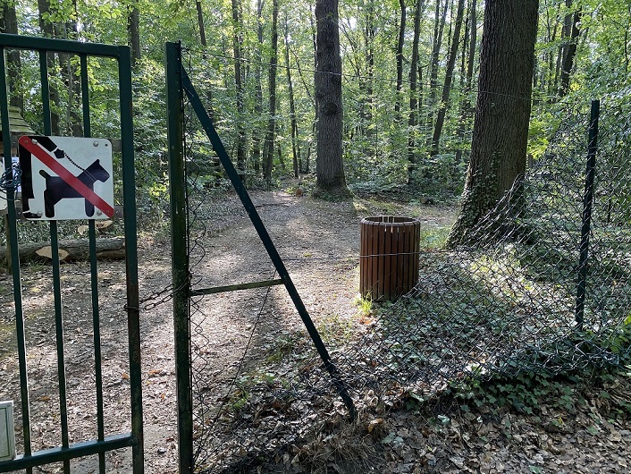 degradation_grillage_entree_foret_parc_porte_verte_270720_web.jpg